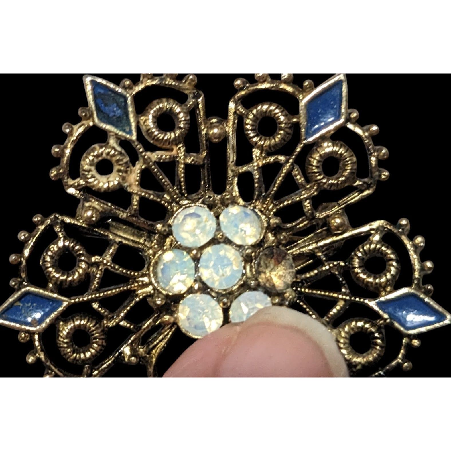 Other Vintage Gold Tone Floral Rhinestone Enamel Brooch Size ONE SIZE - 3 Thumbnail