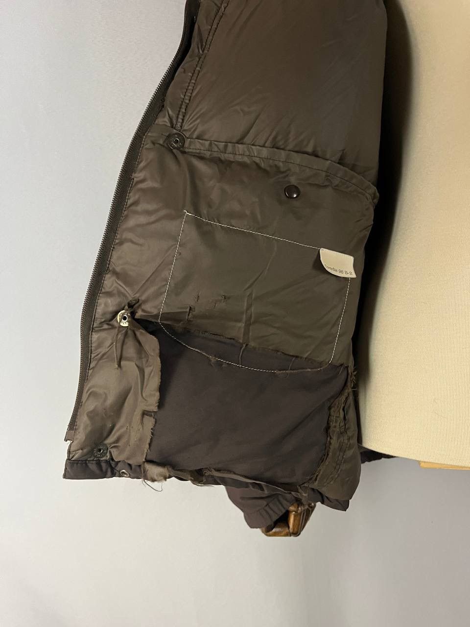 Moncler Moncler Grenoble Down Jacket Brown Vintage Size US L / EU 52-54 / 3 - 18 Thumbnail