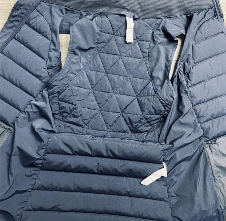 Lululemon Lululemon fluffed up Navy Puffer Vest size 6 Size M / US 6-8 / IT 42-44 - 6 Thumbnail