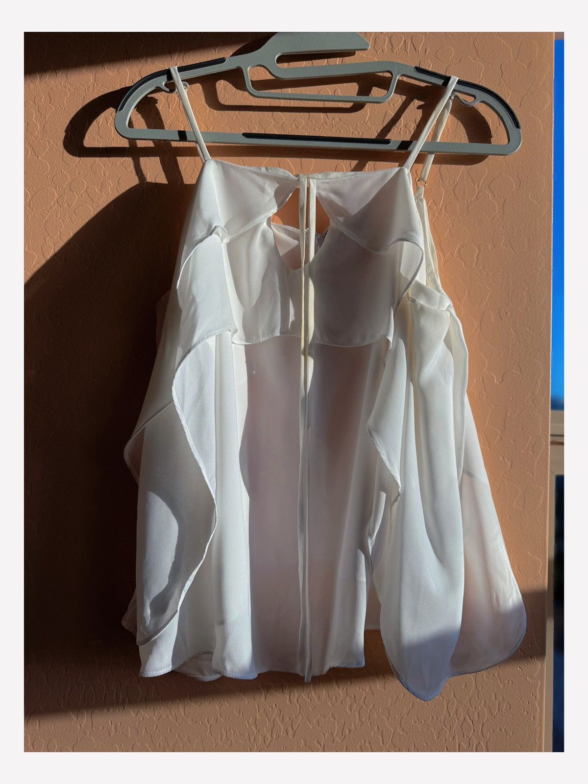Guess GUESS White Ruffle Chiffon Halter Top – Elegant & Flowy Size M / US 6-8 / IT 42-44 - 1 Thumbnail