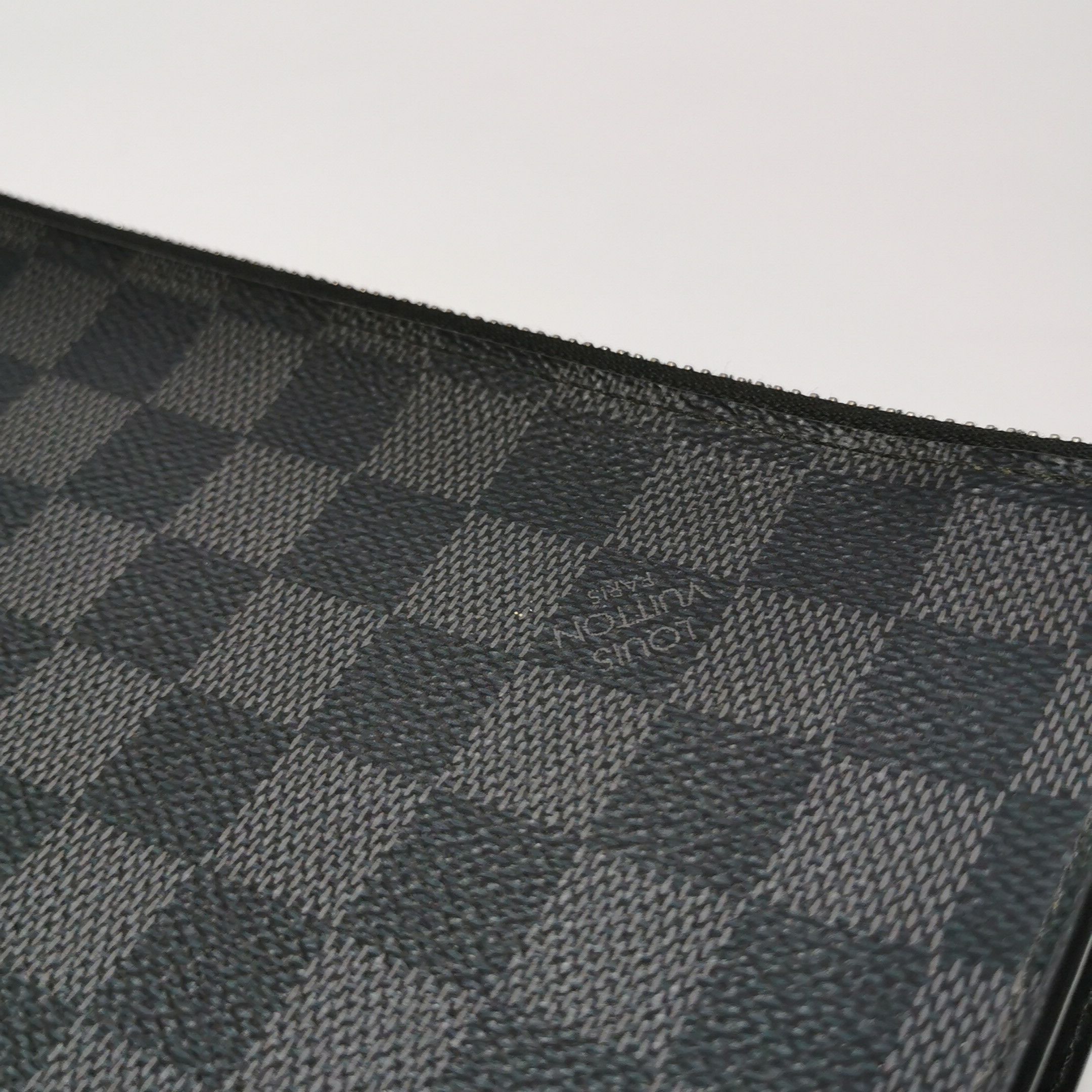 Louis Vuitton Louis Vuitton (LV) Pochette Jour leather checkerboard clutc Size ONE SIZE - 6 Thumbnail