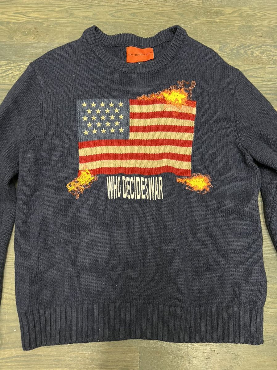 Who Decides War Who decides war burning flag sweatshirt Size US XL / EU 56 / 4 - 3 Thumbnail