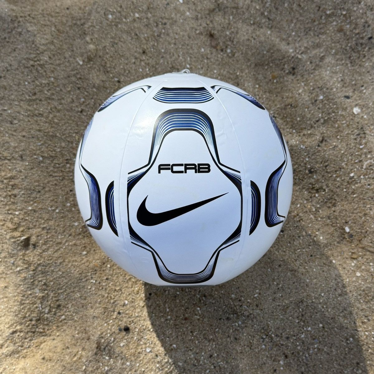 Nike Y2K NIKE X FCRB BEACHBALL Size ONE SIZE - 3 Thumbnail