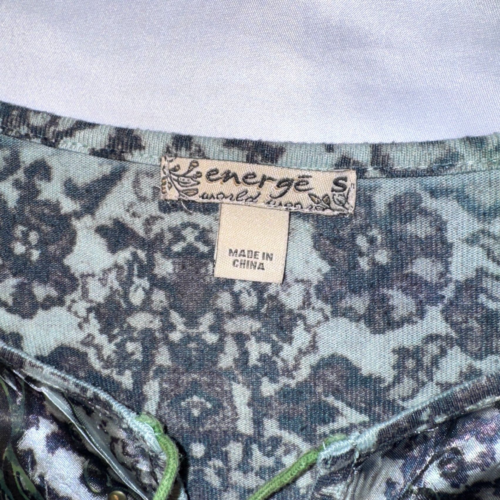 Vintage Energe T-Shirt Bohemian Green Leopard Print Satin Studded Top S Small Womens Casual Short Sleeve Regular Size S / US 4 / IT 40 - 2 Thumbnail