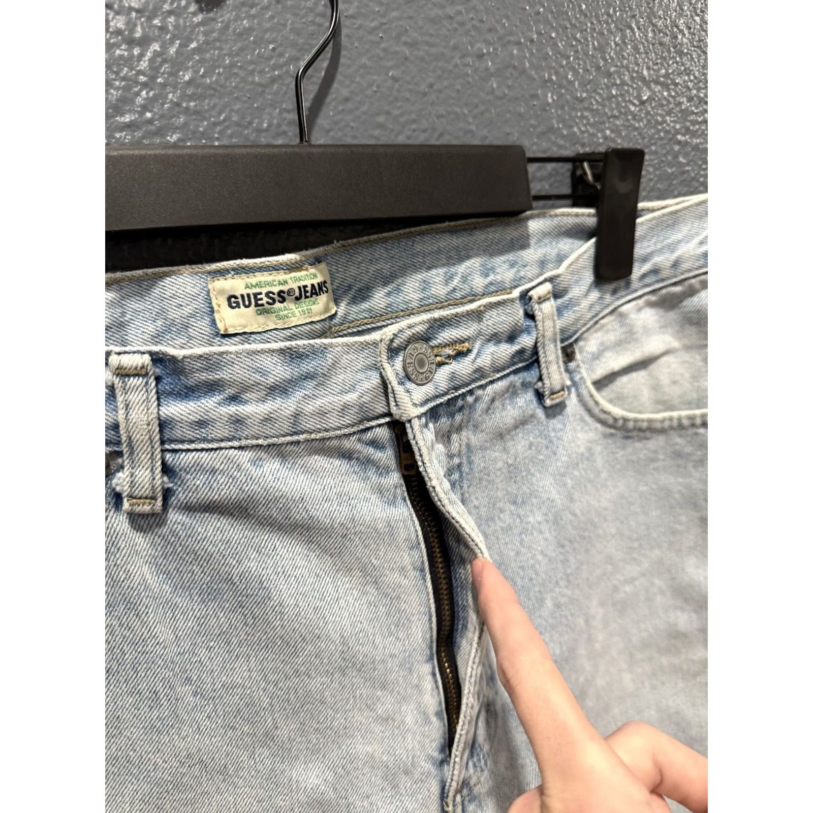 Guess VINTAGE Guess Jeans USA Light Wash Denim Jeans Men 34 Straight 90s Blue Mens Size US 34 / EU 50 - 5 Thumbnail