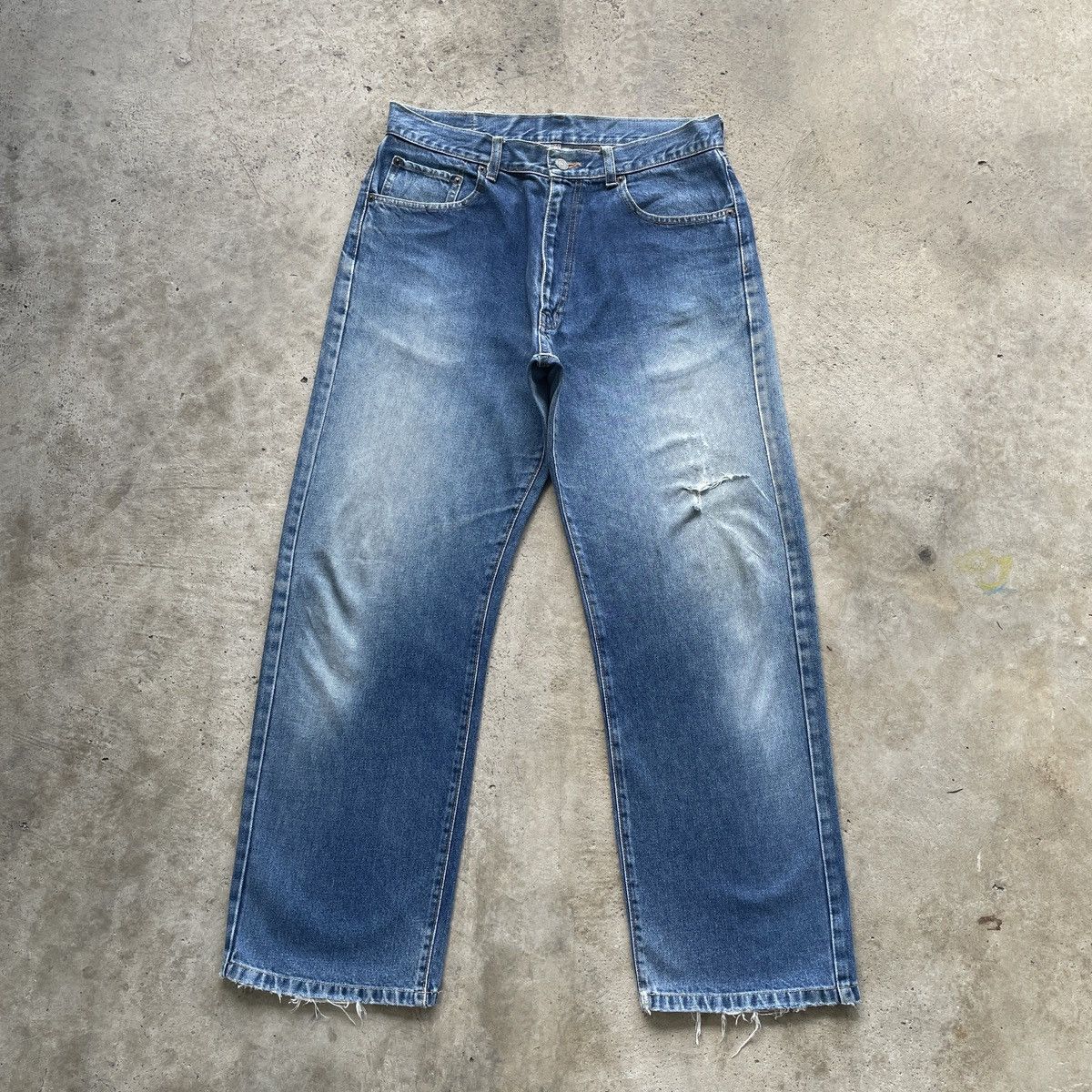 Japanese Brand Vintage Japanese Faded Denim Distressed Jeans Pants W32 Size US 32 / EU 48 - 1 Thumbnail