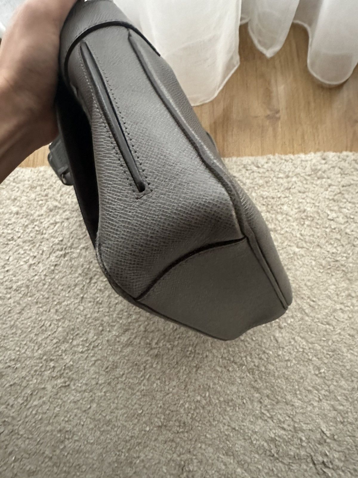 Louis Vuitton Louis Vuitton - Sac Roman PM - Cuir Taïga Gris Ardoise Size ONE SIZE - 9 Thumbnail