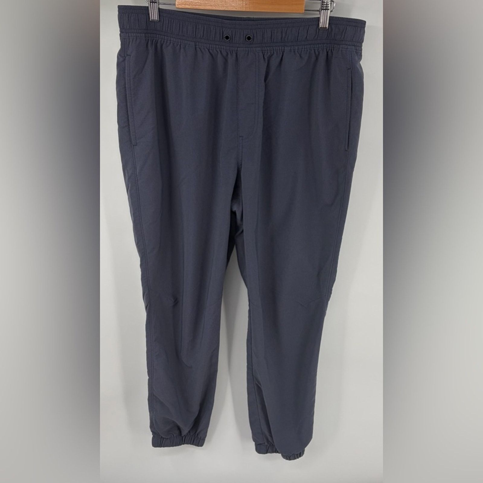 Vineyard Vines Vineyard Vines on the go performance jogger blue men’s XL Size US 36 / EU 52 - 1 Thumbnail