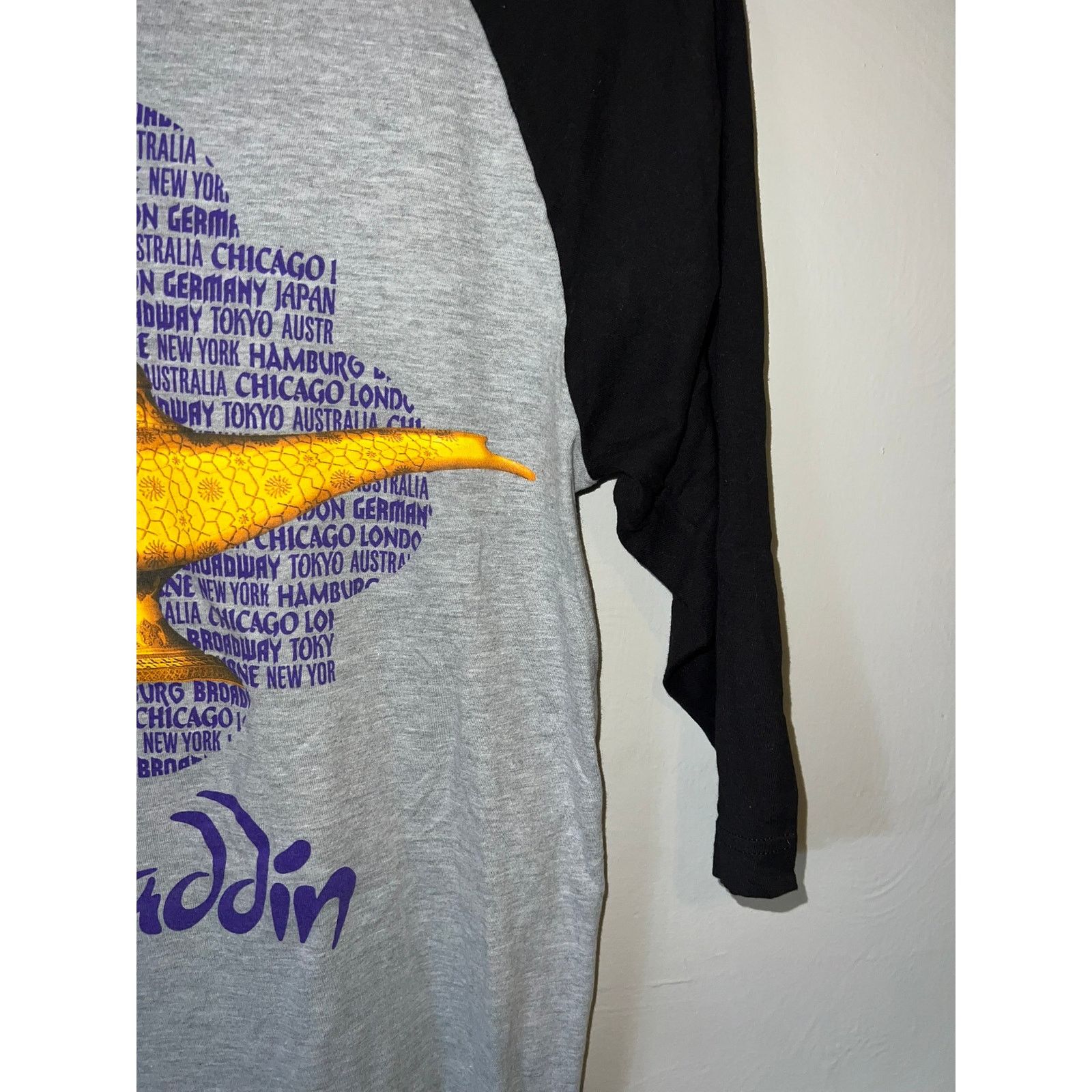 Disney Disney Aladdin Shirt Long Mid Sleeve Movie Play Raglan Tee M Size US M / EU 48-50 / 2 - 5 Thumbnail