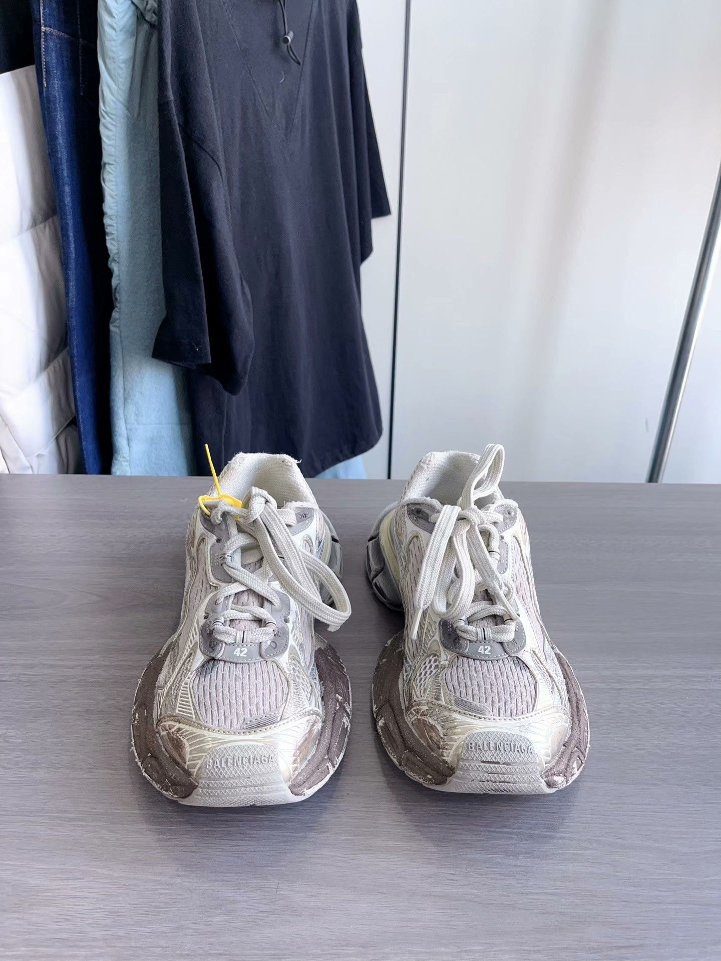 Balenciaga Balenciaga Mud Dyed 3XL Size 42 Size US 9 / EU 42 - 1 Thumbnail