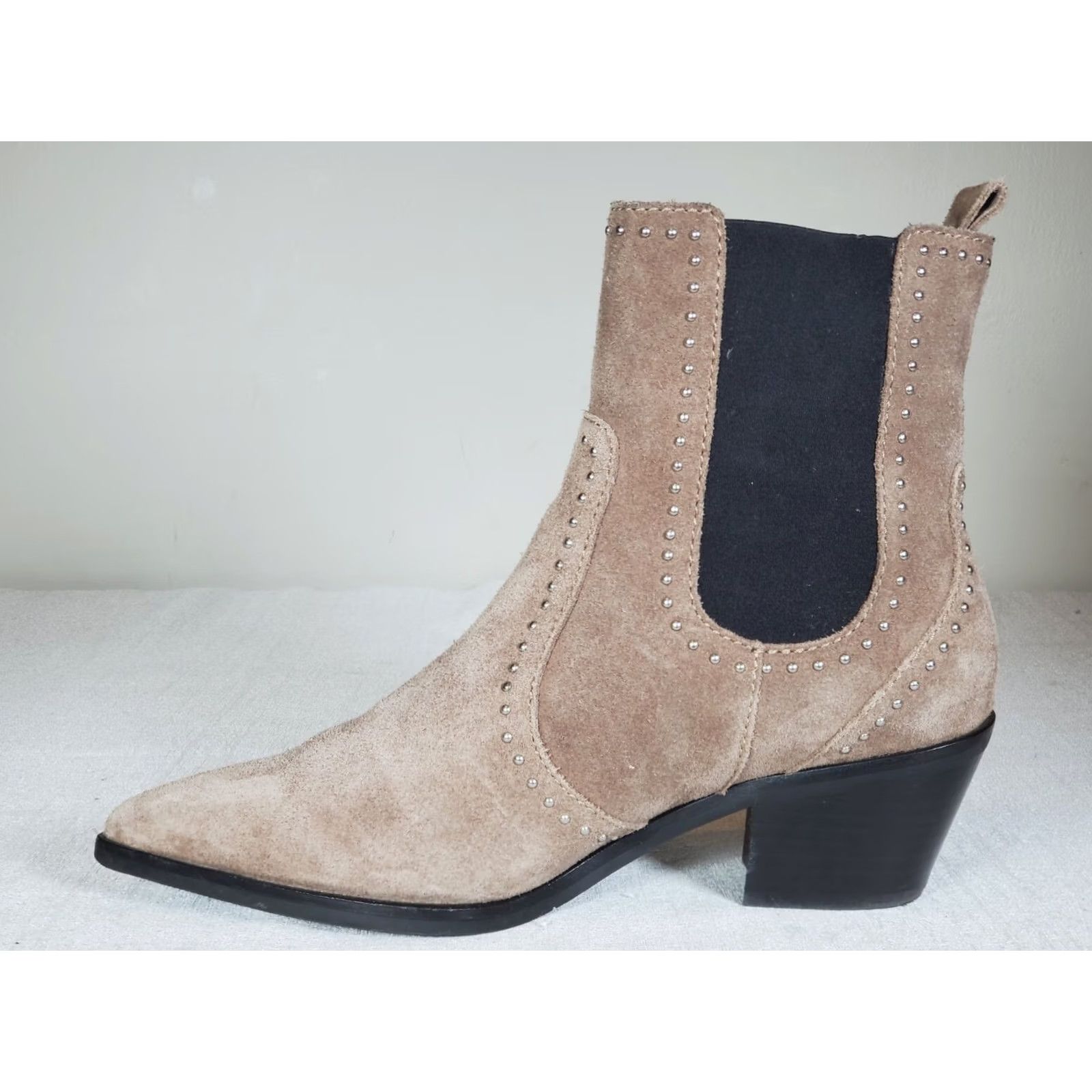 Paige PAIGE Willa Studded Suede Leather Chelsea Ankle Boots Boots Women's Size US 9 Taupe Pointed Toe Block Heel Studded Chelsea Ankle Booties EUC Size US 9 / IT 39 - 3 Thumbnail
