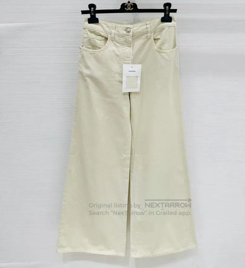 Chanel Chanel 26C beige jeans Size 42" / US 20 - 1 Thumbnail