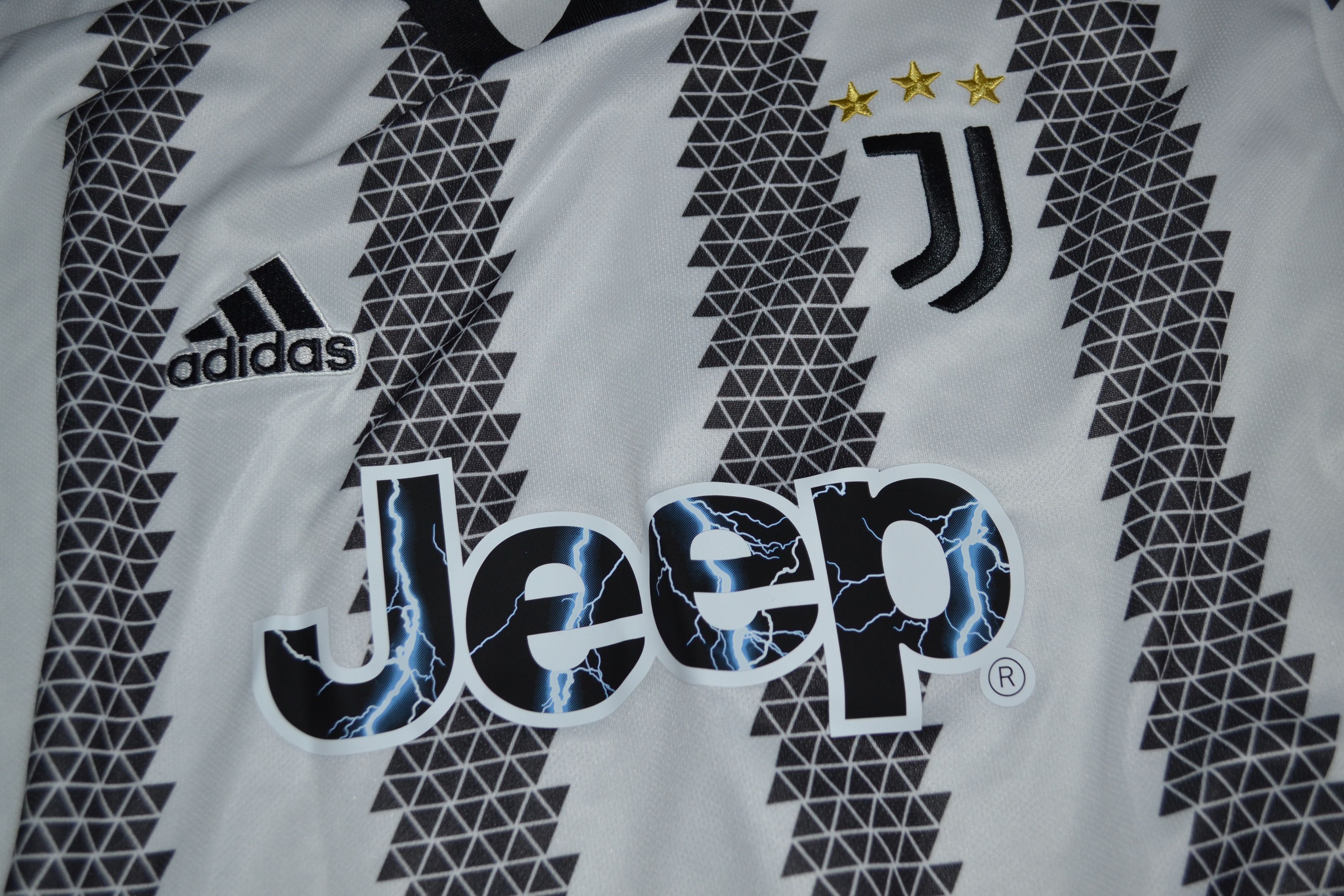 Adidas Juventus Home Kit Shirt 2022 2023 Soccer Jersey Size US XXL / EU 58 / 5 - 5 Thumbnail