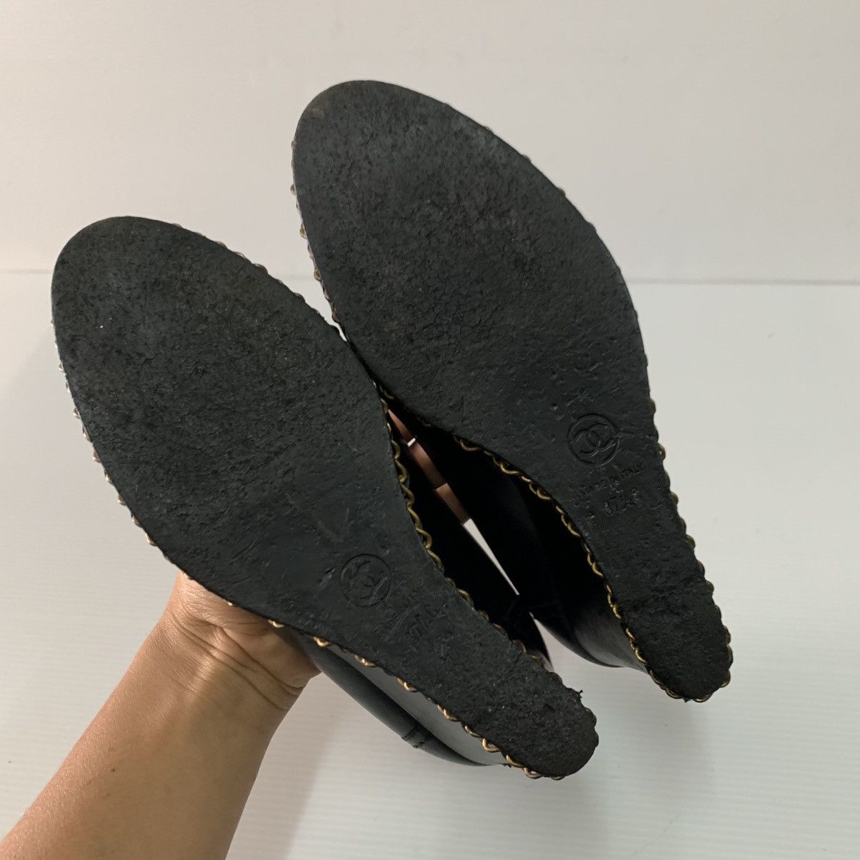 Chanel Chanel Black Leather Wedges Shoes Size US 7.5 / IT 37.5 - 14 Thumbnail