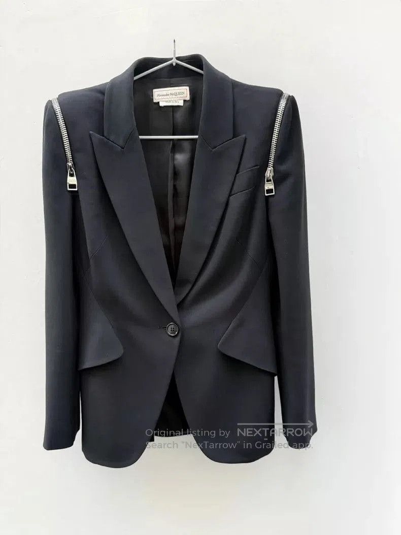Alexander McQueen Alexander McQueen Classic Blazer with Zipper Details. Size US M / EU 48-50 / 2 - 1 Thumbnail