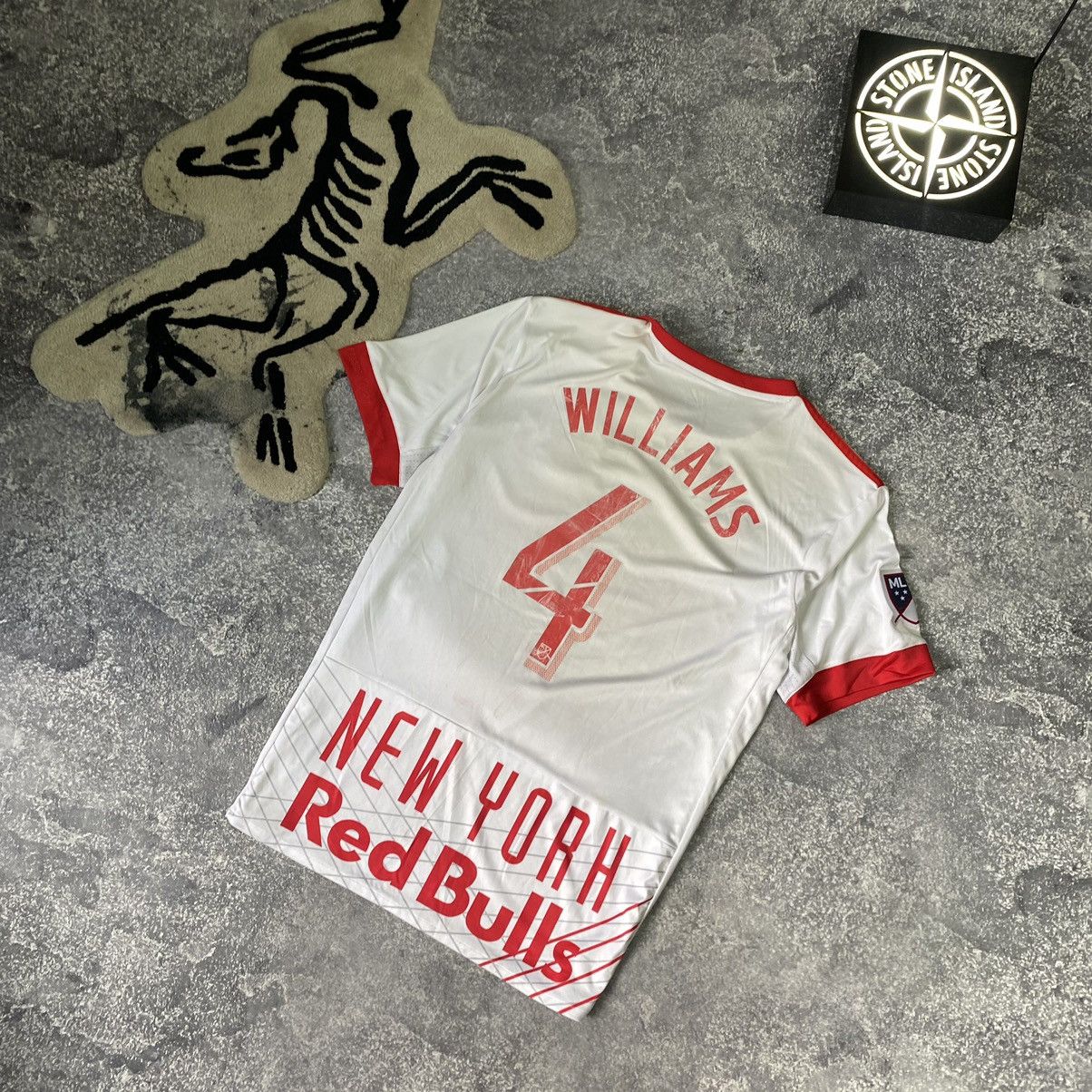 Vintage Men’s Adidas FC Red Bull Leipzig Williams soccer jersey Size US L / EU 52-54 / 3 - 4 Thumbnail