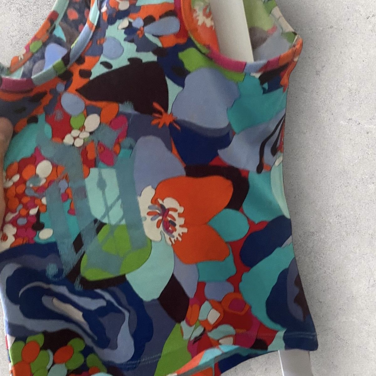 Versace Vintage Versace Jeans Signature Floral Tank Top Size XS / US 0-2 / IT 36-38 - 4 Thumbnail