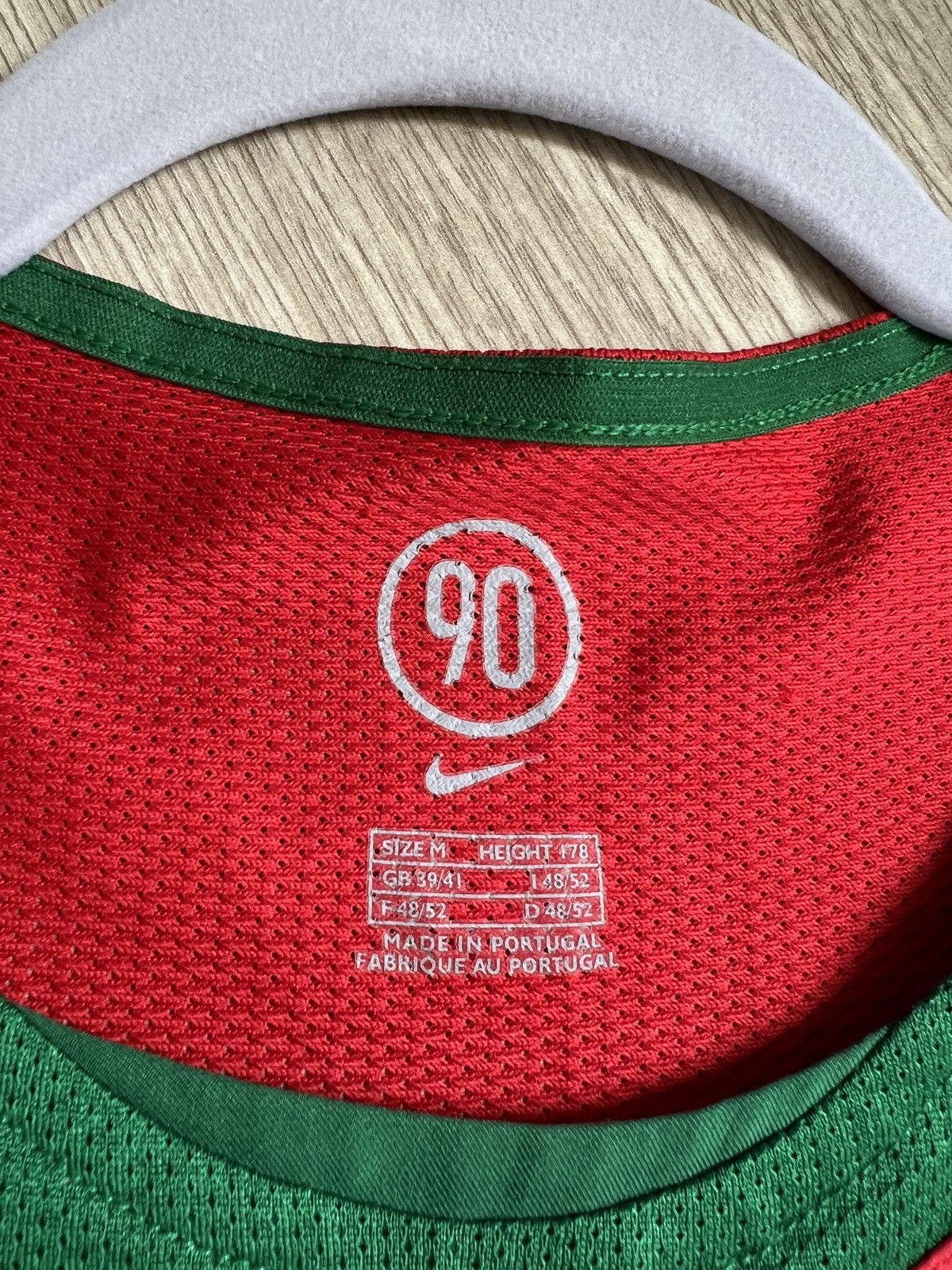 Vintage Vintage Blockcore Soccer jersey Portugal Nike total 90 Sz M Size US M / EU 48-50 / 2 - 3 Thumbnail