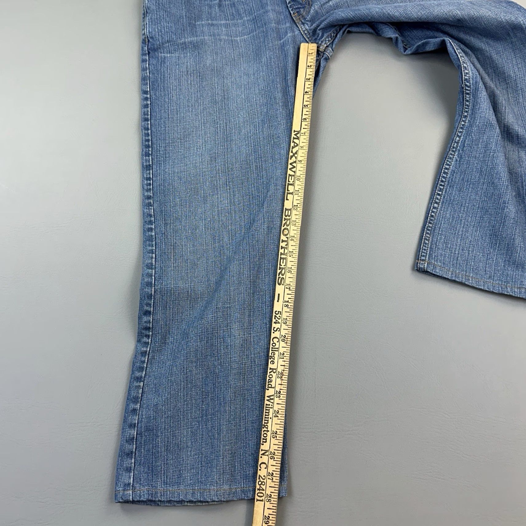 Levi's VINTAGE Levis 527 Jeans Mens 36x28 Medium Wash Denim Low Boot Cut Cowboy Y2K Size US 36 / EU 52 - 2 Thumbnail