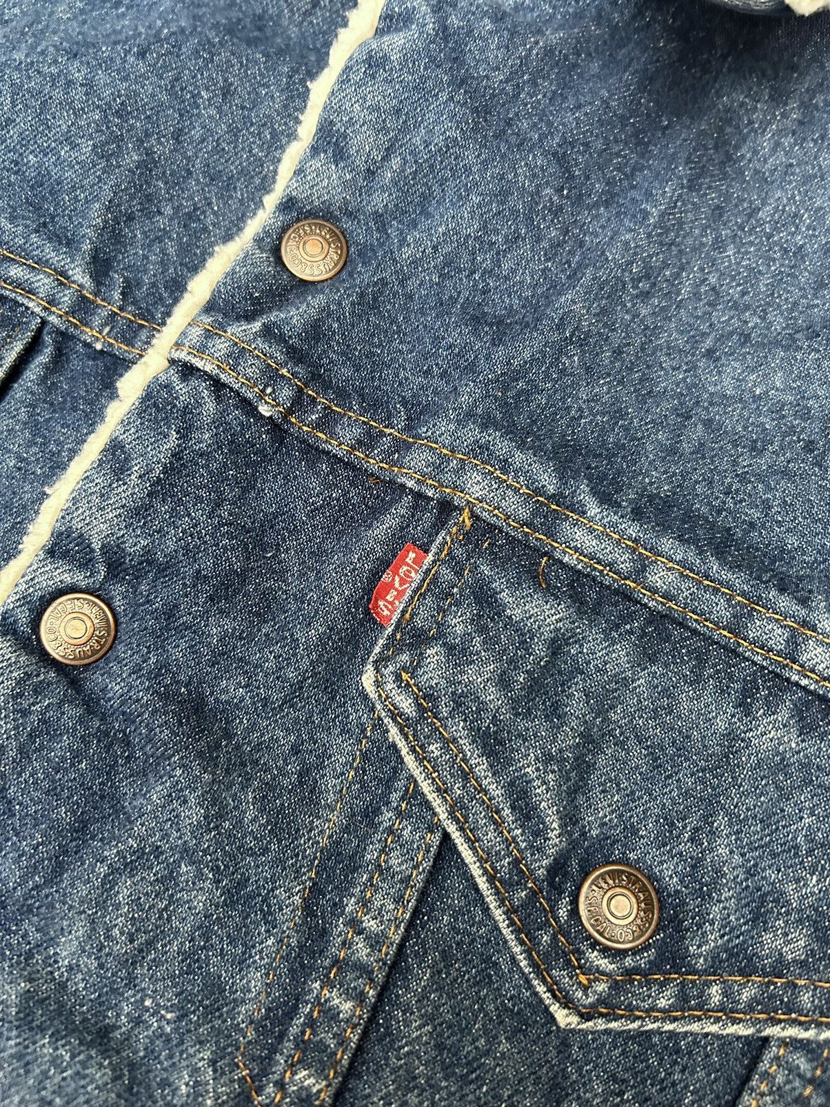 Levi's × Vintage Vintage 80’s Levi’s Sherpa Lined Denim Jacket Made In USA Size US L / EU 52-54 / 3 - 6 Thumbnail