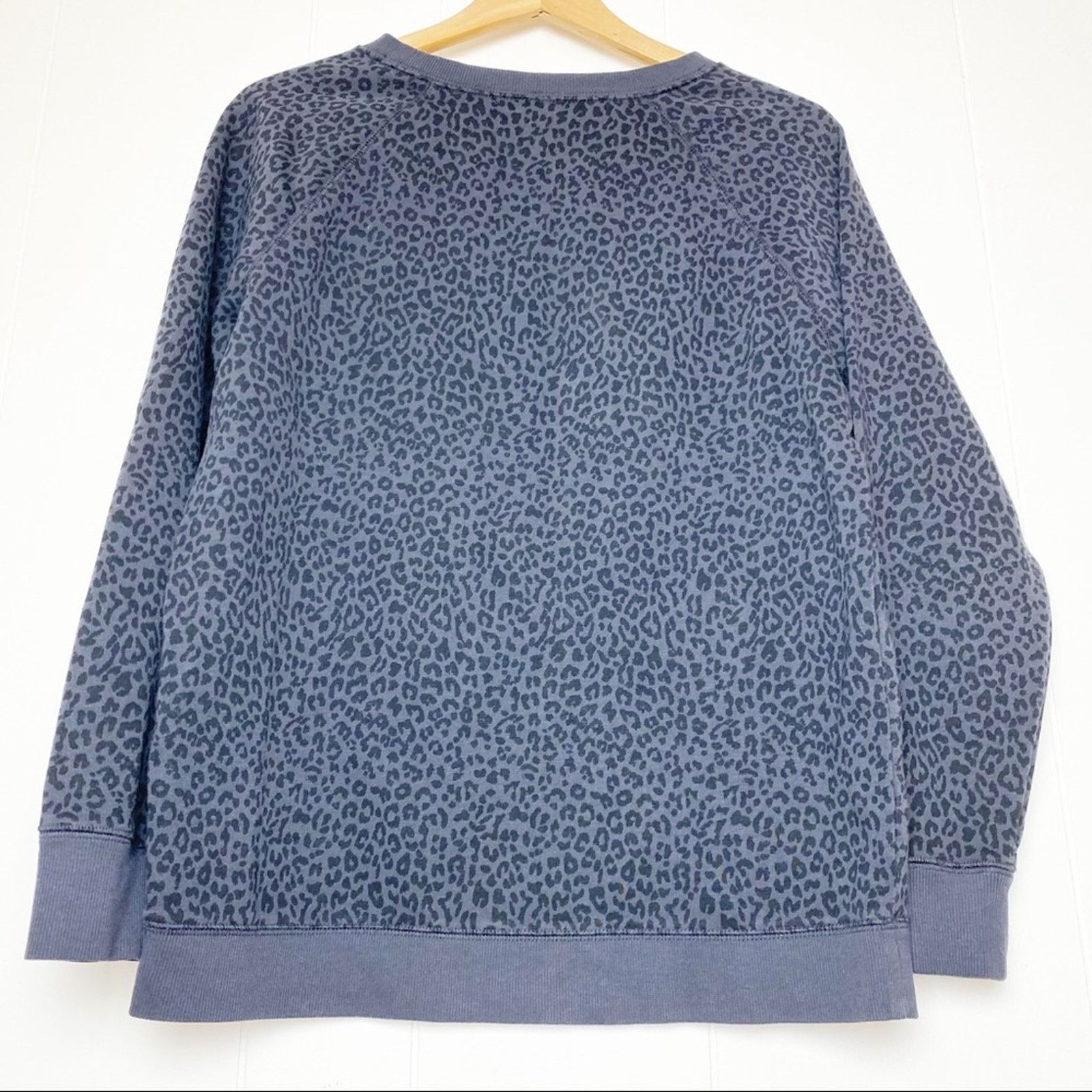 Old Navy Old Navy Grey & Black Leopard Print Sweatshirt Womens Med Size M / US 6-8 / IT 42-44 - 5 Thumbnail