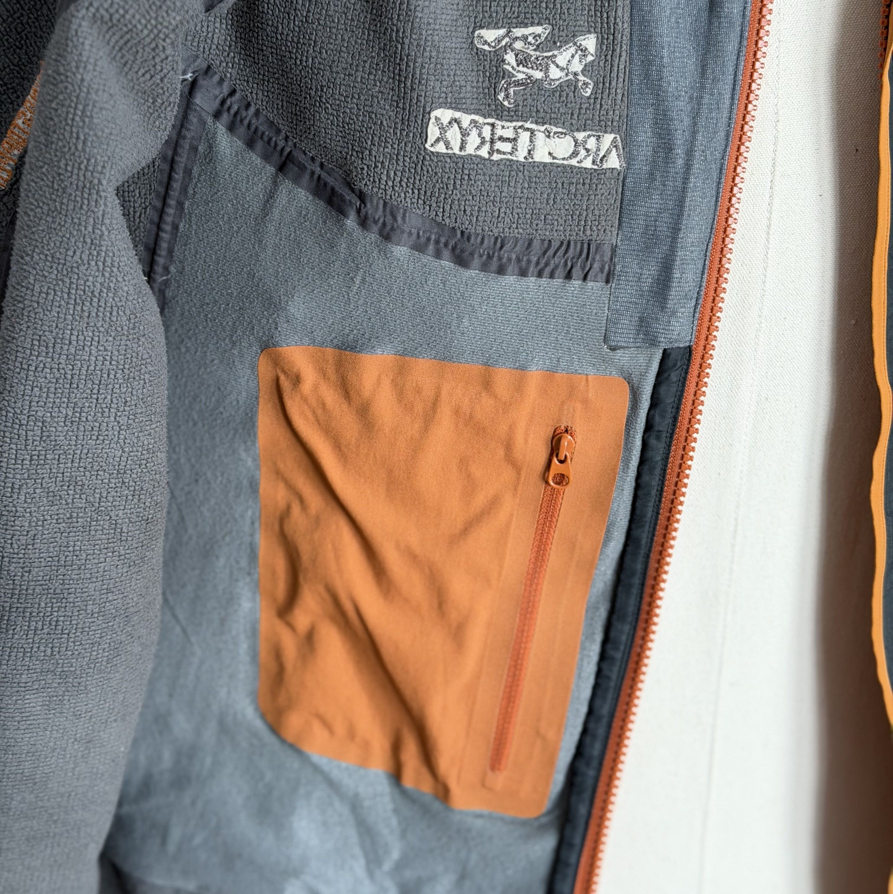 Arc'teryx ARC'TERYX Windstopper Yellow Hooded Jacket Outdoor Trekking Size US S / EU 44-46 / 1 - 14 Thumbnail