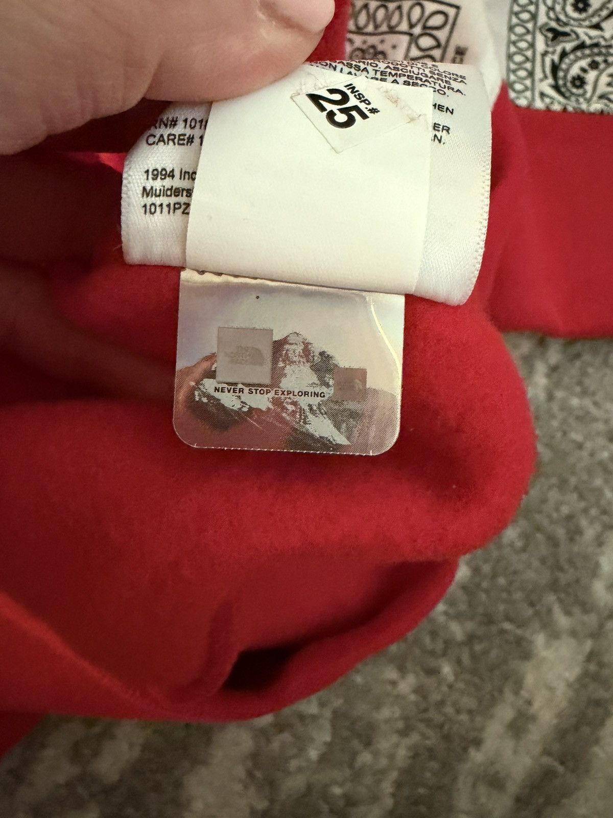 Supreme × The North Face Supreme x The North Face Bandana Hoodie Red Size Medium Size US M / EU 48-50 / 2 - 11 Thumbnail