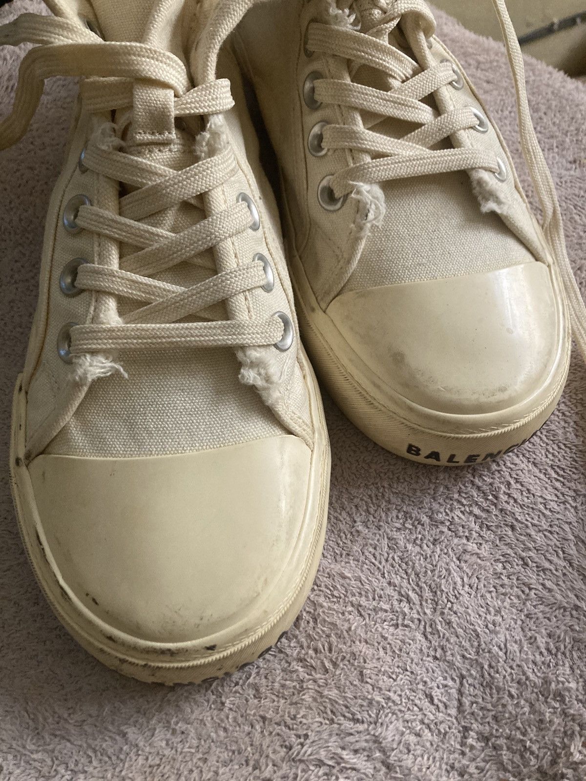 Balenciaga Balenciaga Ivory Paris Distressed High-Top Sneaker Shoes 37 Size US 7 / IT 37 - 6 Thumbnail