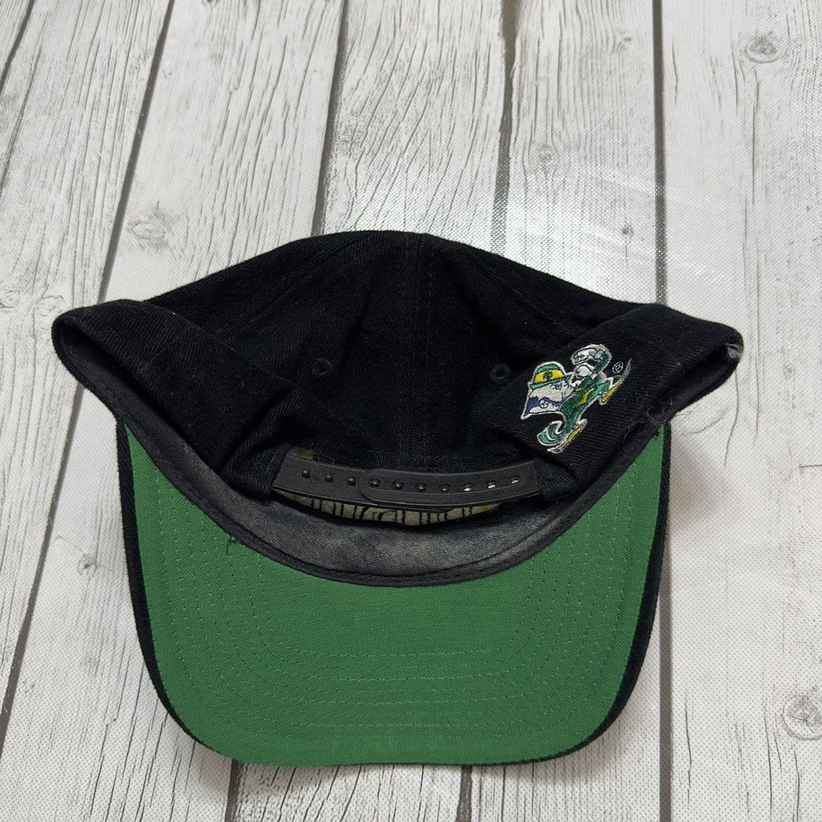 NCAA × Vintage Vintage Notre Dame Fighting Irish hat Size ONE SIZE - 2 Thumbnail