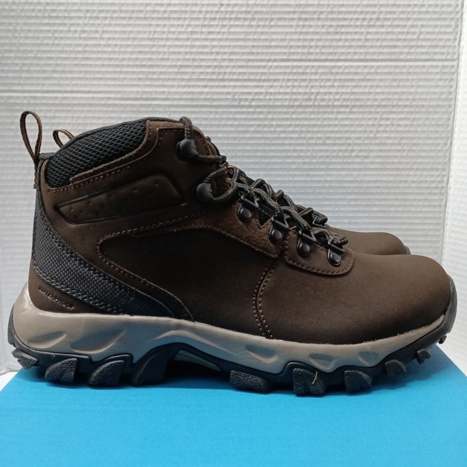 Columbia Columbia Newton Ridge Plus II Waterproof Boots Men's Size 7 Size US 7 / EU 40 - 1 Thumbnail
