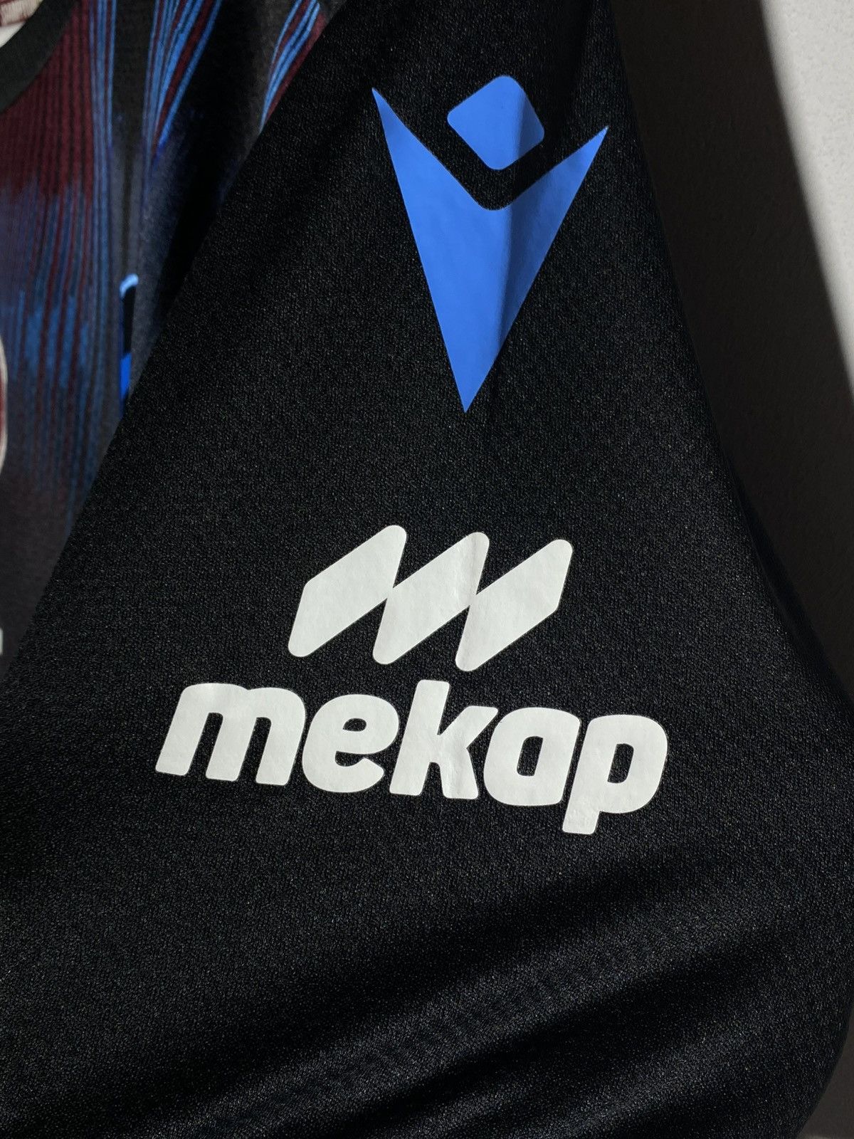 Other Trabzonspor FC 2022/23 Third Match Football Shirt Jersey Size US L / EU 52-54 / 3 - 9 Thumbnail