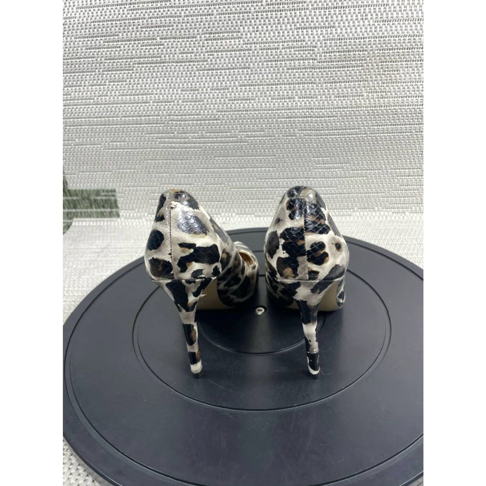 Diane von Furstenberg Diane Von Furstenberg Heels Womens Size 7 B Pumps Gray Brown Snakeskin Stiletto Pumps Shoe Size US 7 / IT 37 - 6 Thumbnail