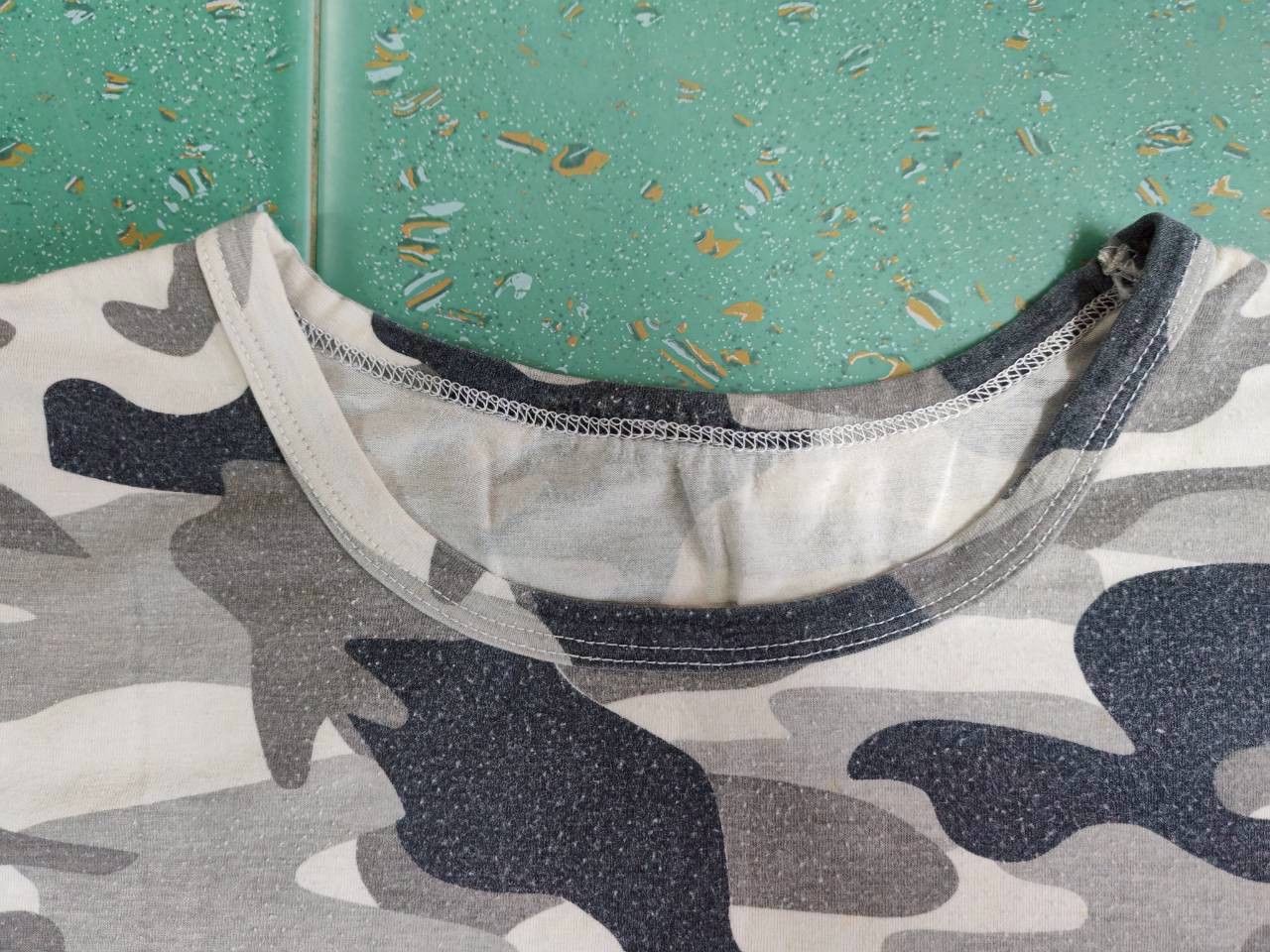 Other Camouflage 2 Sides 00's Vintage T Shirt Medium 20/25.5 Size US M / EU 48-50 / 2 - 2 Thumbnail