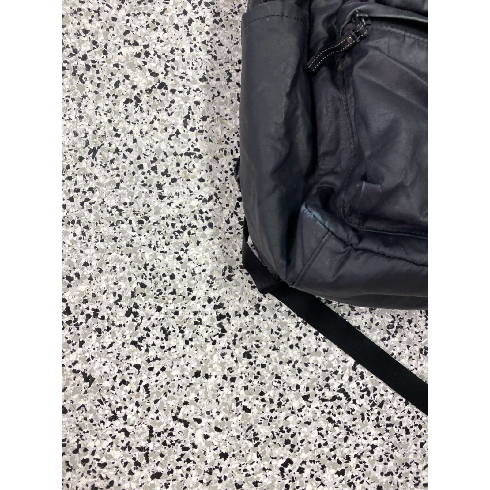 Vintage Timbuk2 Vinyl Laptop Backpack Black Unisex Medium Bag Backpack Travel Carryon Adjustable Straps Padded Nylon Vinyl Water Repellent Size ONE SIZE - 2 Thumbnail