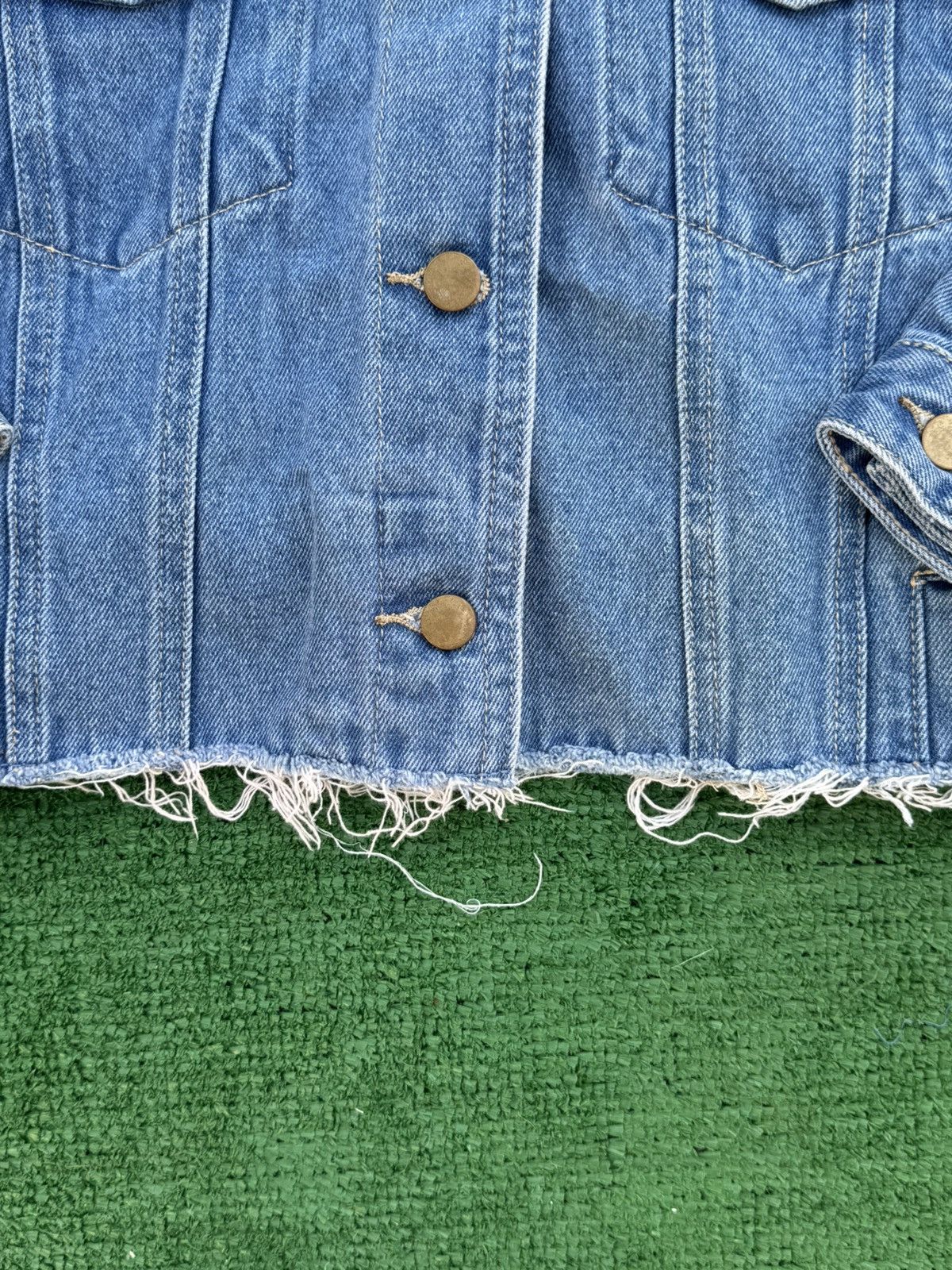 Other J LUX LABEL Cropped Denim Jacket w/ Frayed Hem Size S / US 4 / IT 40 - 2 Thumbnail
