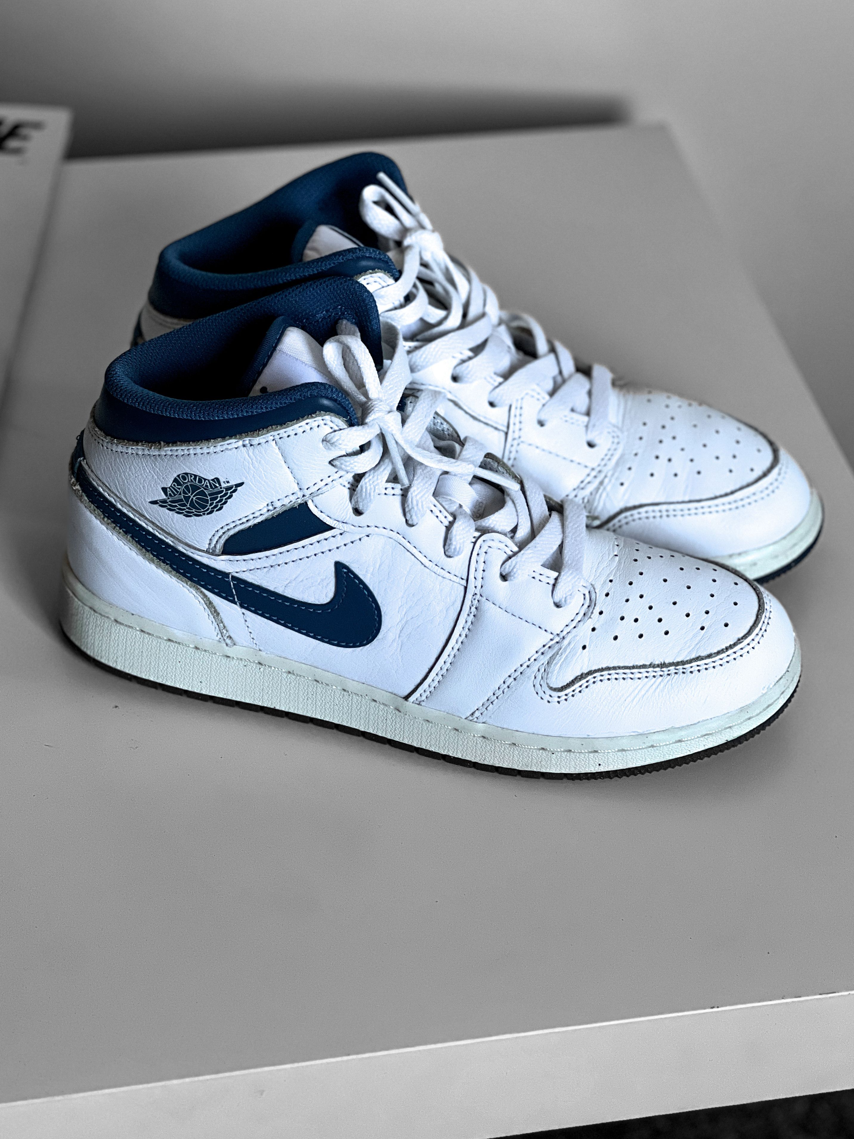 Jordan Brand Nike Air Jordan 1 High `FN7432-141` Size US 7 / EU 40 - 4 Thumbnail