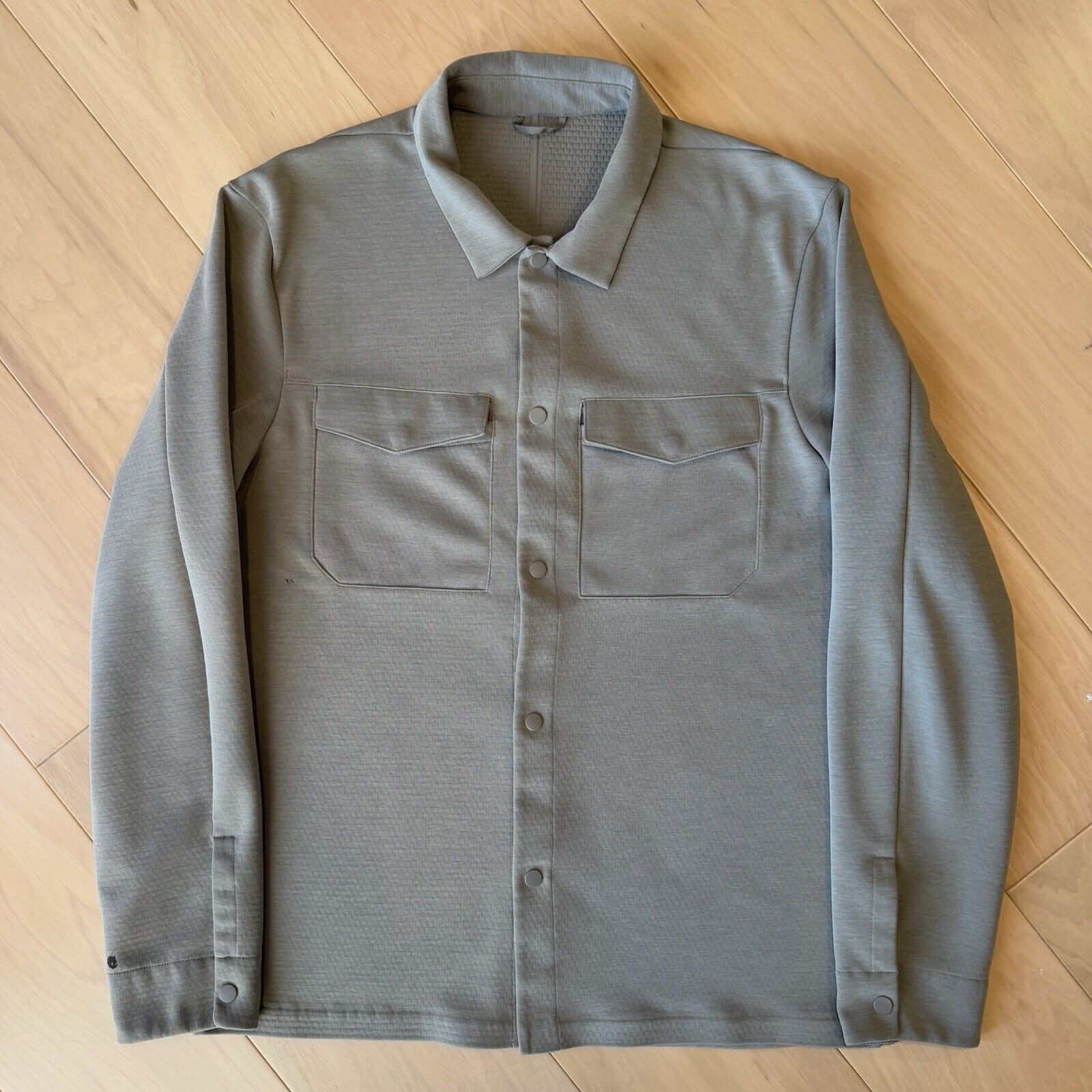 Lululemon Lululemon Gridliner Overshirt L Stone Casual Workwear Size US L / EU 52-54 / 3 - 2 Thumbnail