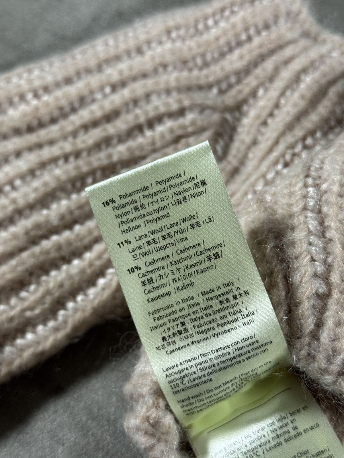 Fendi Fendi Knit Two-Piece Set Beige top Shirt cashmere silk Size S / US 4 / IT 40 - 10 Thumbnail
