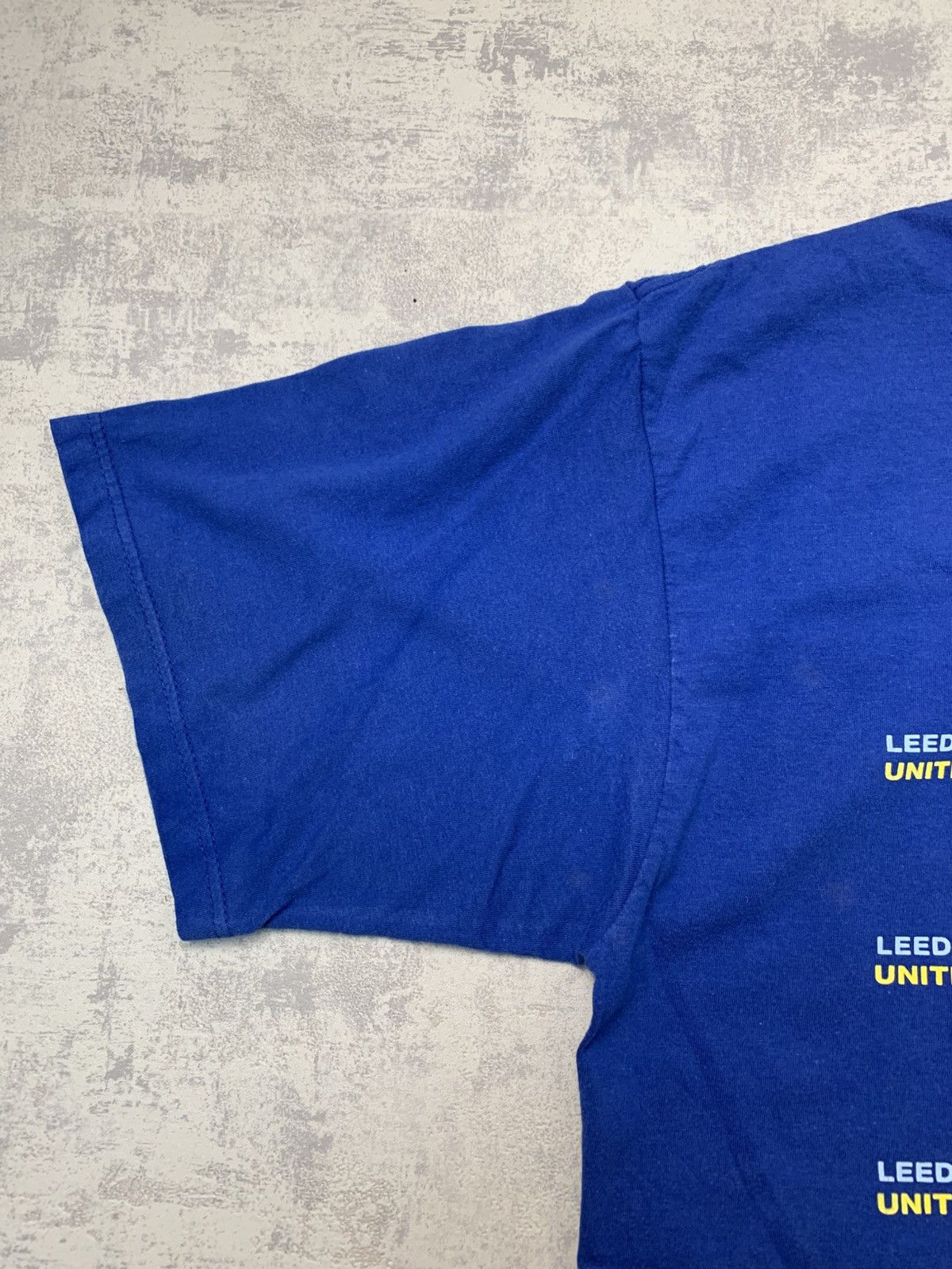 Vintage 90s LEEDS UNITED FC Print Kick T-shirt Size US XL / EU 56 / 4 - 3 Thumbnail