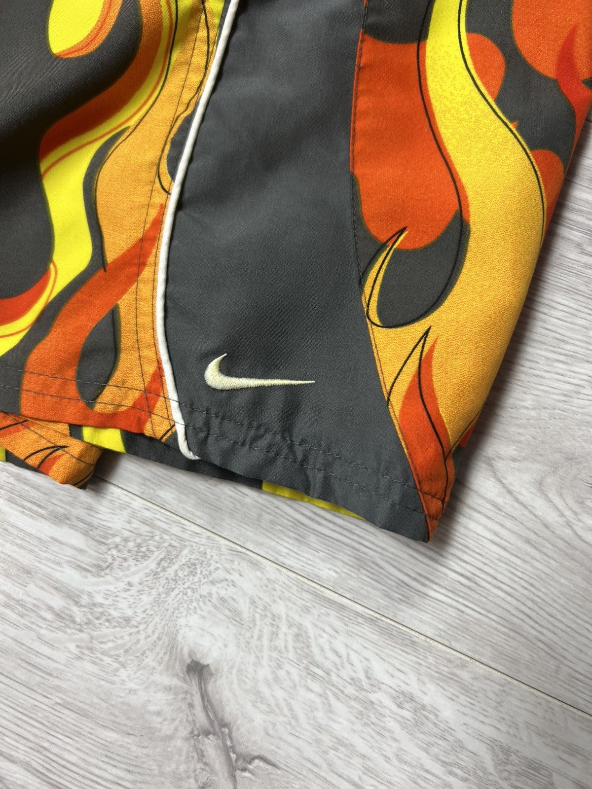 Nike Vintage Y2K Nike Swim Flame All Over Printed Shorts Size S Size US 30 / EU 46 - 3 Thumbnail