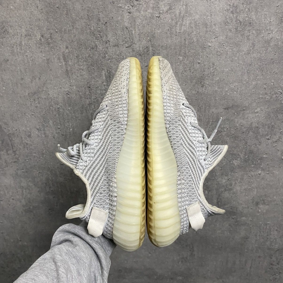 Adidas Adidas Yeezy Boost 350 V2 Static Non-Reflective 2018 Size US 10.5 / EU 43-44 - 7 Thumbnail