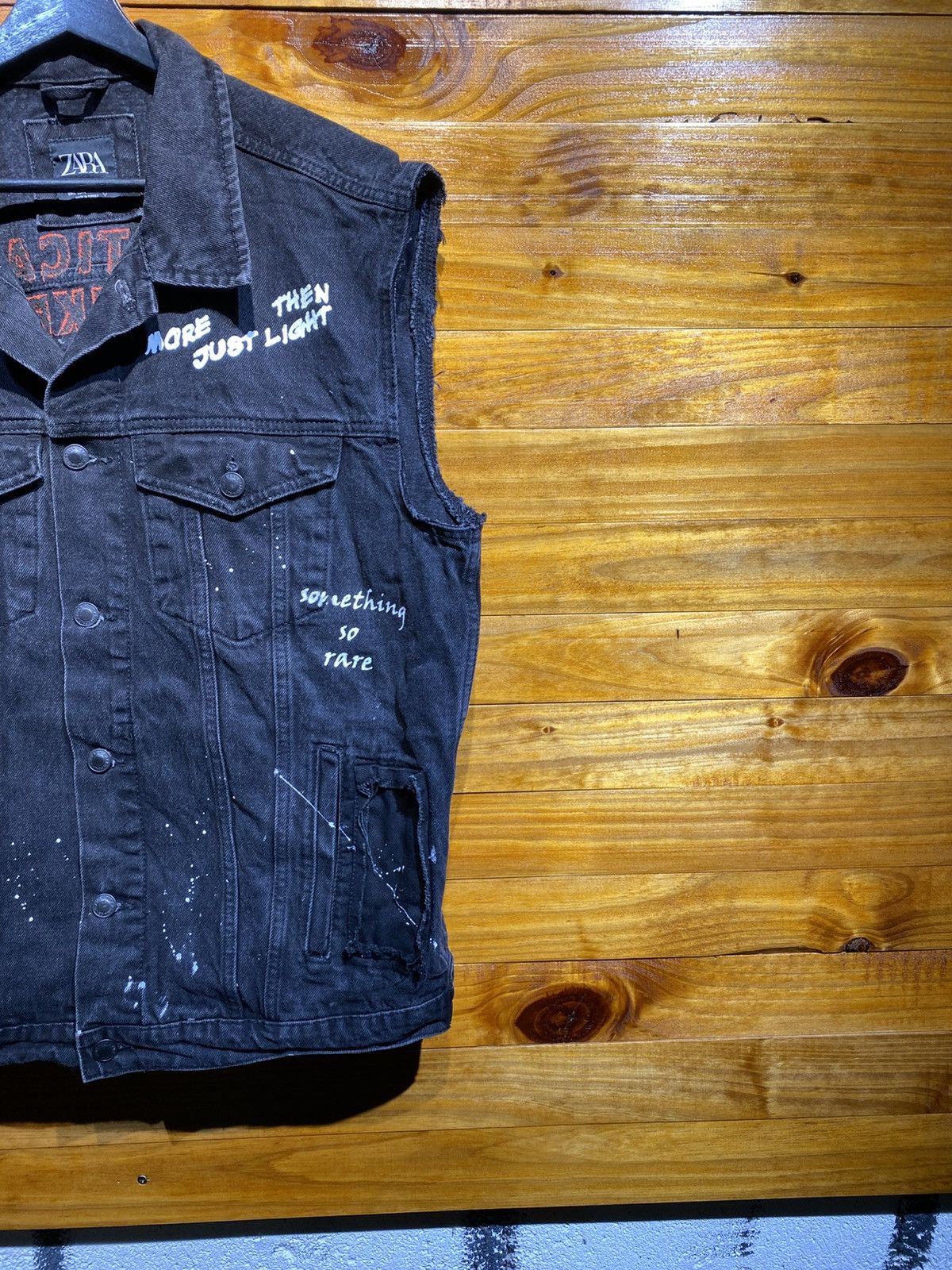 Zara ZARA Men’s Black Denim Vest “Critical Thinker” Graphic – L Size US L / EU 52-54 / 3 - 7 Thumbnail