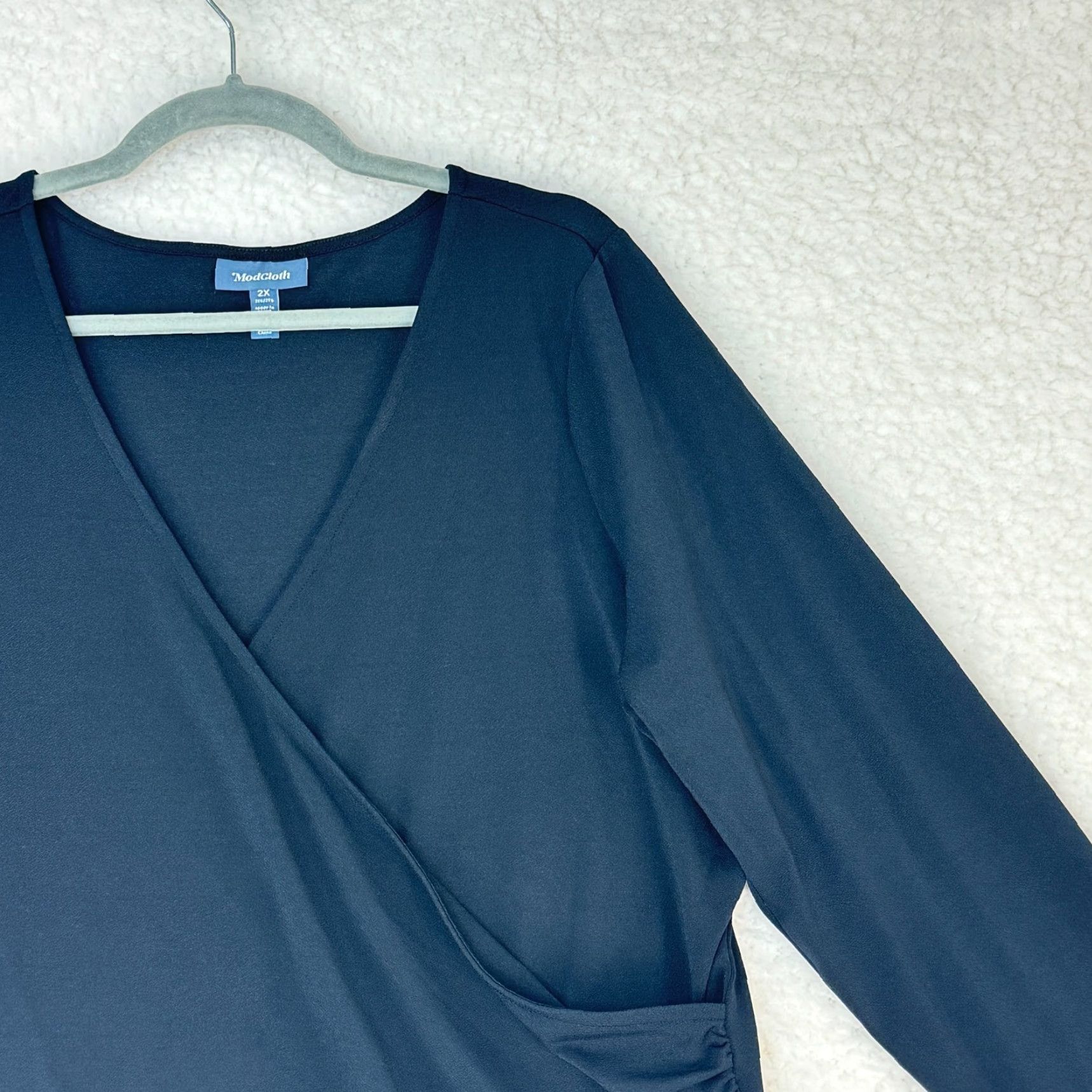 Vintage ModCloth Black Long Sleeve Surplice Neck Stretch Shirt 2X Womens Blouse Casual/Fashion Size XXL / US 16-18 / IT 52-54 - 2 Thumbnail