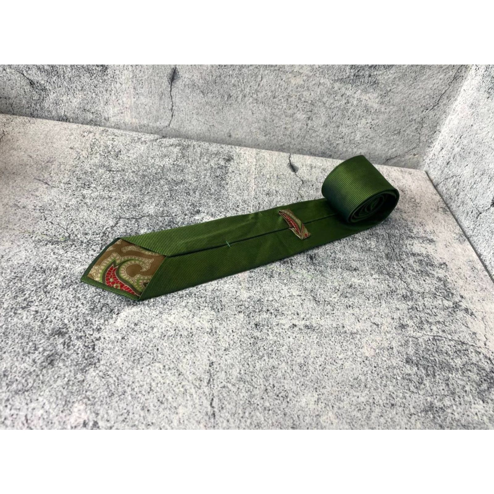 Etro Etro Milano Mens Tie Green Silk Adjustable Necktie Designer Milano Casual Necktie Mens Green Silk Etro Milano Tie Adjustable Classic Modern Size ONE SIZE - 2 Thumbnail
