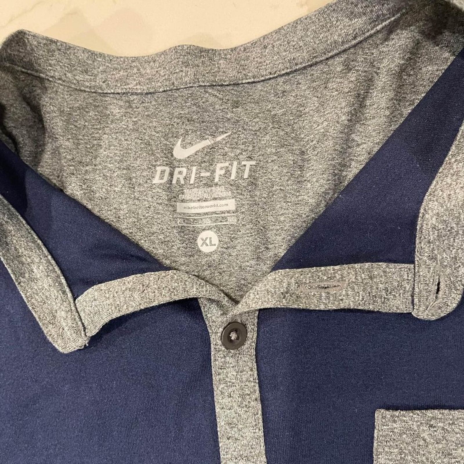 Nike Nike DriFit Henley 3/4Sleeve University Michigan Shirt MenXL Size US XL / EU 56 / 4 - 4 Thumbnail