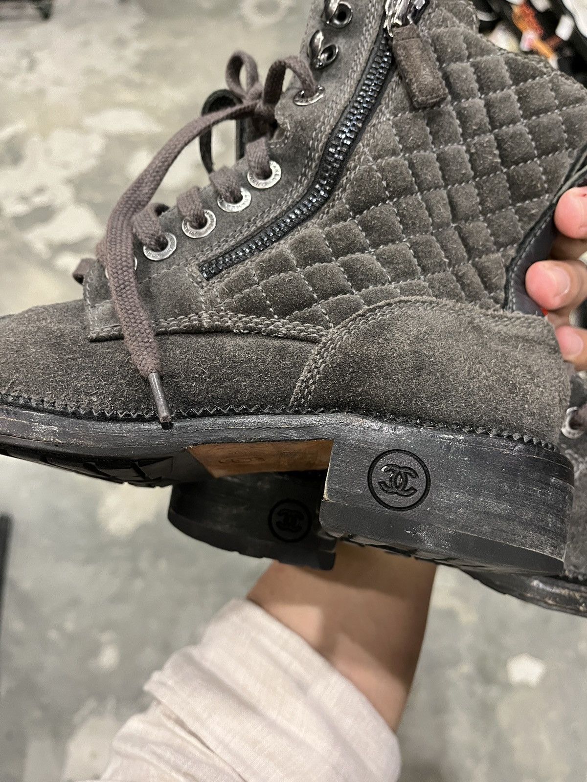Chanel CHANEL Suede Quilted Combat Boots Size US 5 / IT 35 - 7 Thumbnail