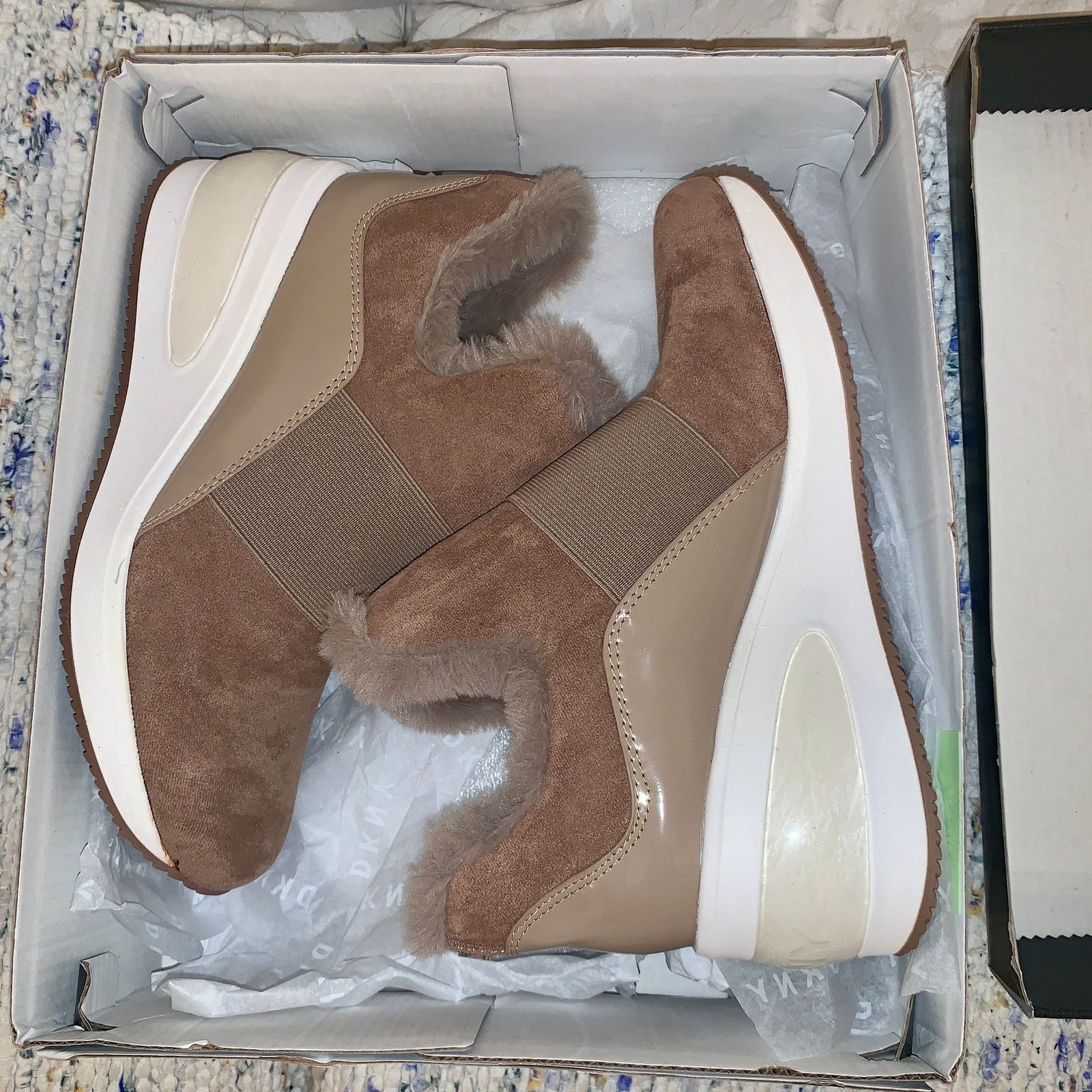 DKNY NEW IN BOX DKNY BORG FUR TRIM WEDGE SNEAKER BOOTS 8 TAUPE Size US 8 / IT 38 - 5 Thumbnail