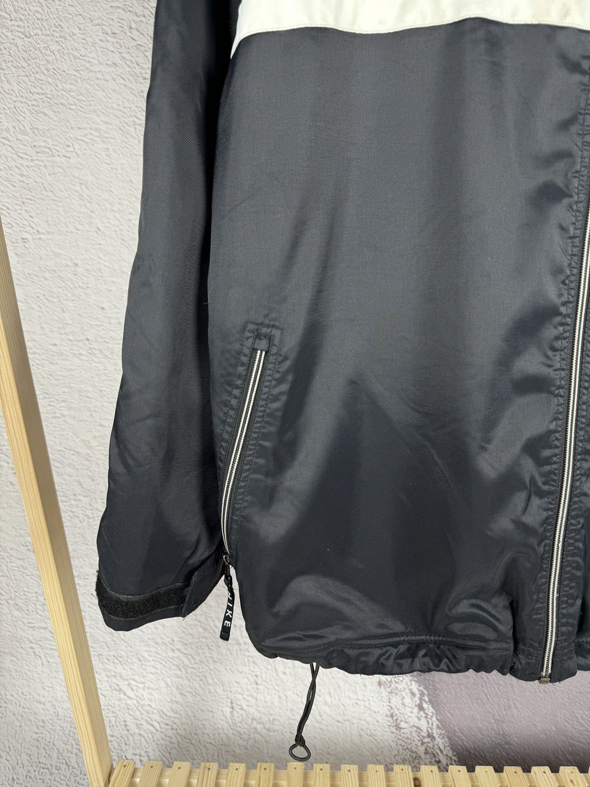Nike × Vintage Nike vintage 90s black striped swoosh nylon fleece jacket Size US L / EU 52-54 / 3 - 6 Thumbnail
