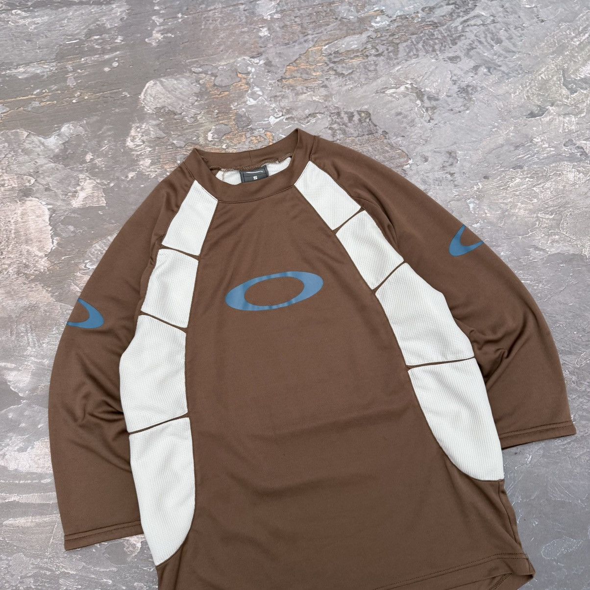 Oakley Vintage 00s Oakley Center Logo Mocha Brown L/S Shirt Y2K Size US M / EU 48-50 / 2 - 2 Thumbnail