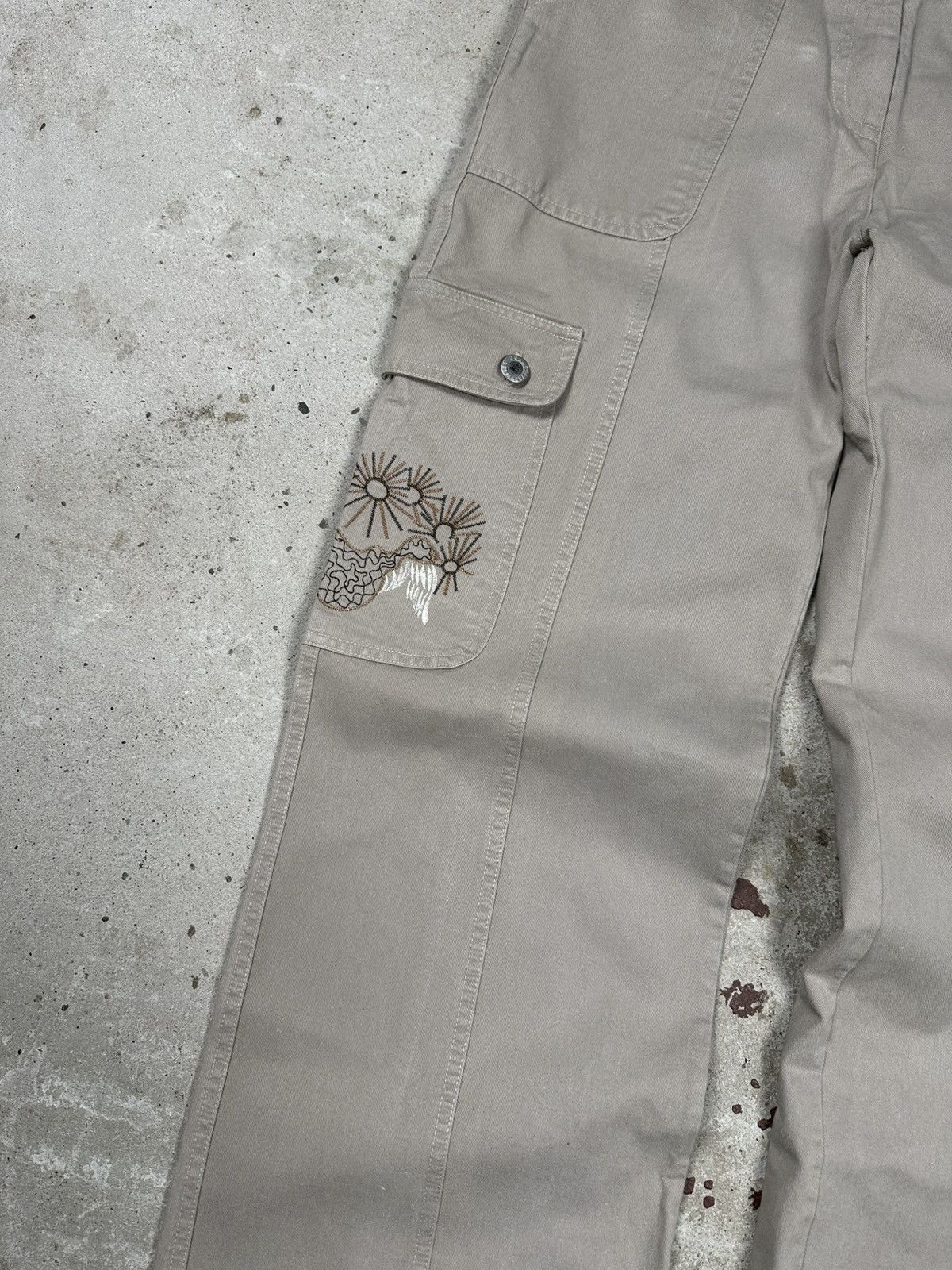 If Six Was Nine Vintage Y2K Baggy Cargo Embroidery Flowers Beige Pants Flare Size US 30 / EU 46 - 5 Thumbnail